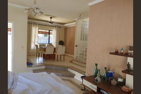 Casa à venda com 3 quartos, 226m² em Santo Antônio, Niterói