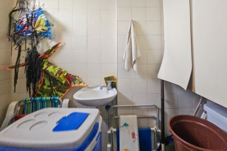 Apartamento para alugar com 95m², 2 quartos e 1 vaga Apartamento para alugar com 95m², 2 quartos e 1 vagaBanheiro de Serviço