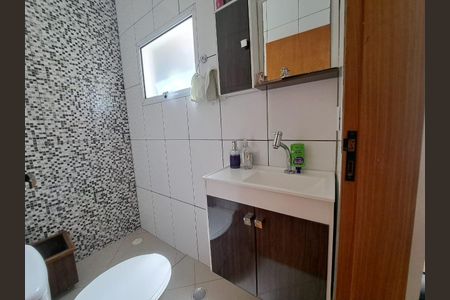 Casa à venda com 270m², 3 quartos e 6 vagas Casa à venda com 270m², 3 quartos e 6 vagasLavabo