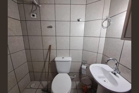 Casa à venda com 270m², 3 quartos e 6 vagas Casa à venda com 270m², 3 quartos e 6 vagasBanheiro de Serviço