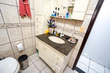 Casa à venda com 280m², 5 quartos e 2 vagasBanheiro da suíte