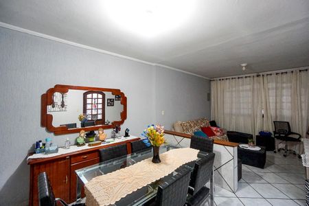 Casa à venda com 280m², 5 quartos e 2 vagasSala