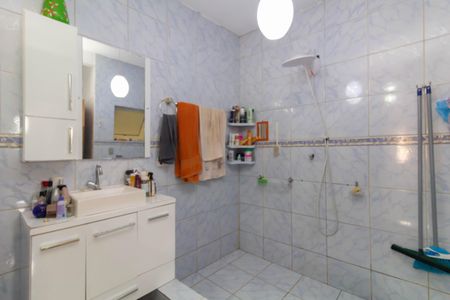 Casa à venda com 1m², 4 quartos e 1 vaga Casa à venda com 1m², 4 quartos e 1 vagaBanheiro da Suíte