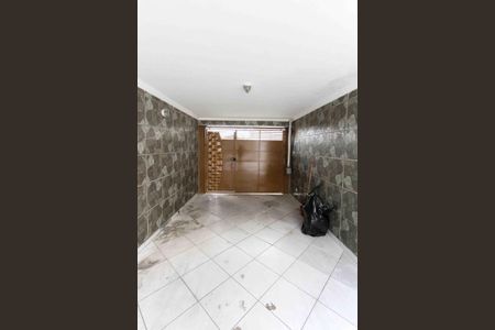 Casa à venda com 193m², 1 quarto e 3 vagas Casa à venda com 193m², 1 quarto e 3 vagasGaragem