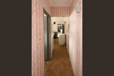 Casa à venda com 193m², 1 quarto e 3 vagas Casa à venda com 193m², 1 quarto e 3 vagasCorredor