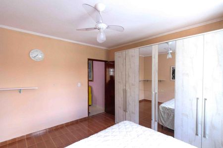 Casa à venda com 193m², 1 quarto e 3 vagas Casa à venda com 193m², 1 quarto e 3 vagasQuarto