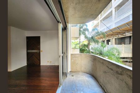 Apartamento à venda com 116m², 3 quartos e 1 vagaVaranda