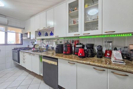 Apartamento para alugar com 180m², 4 quartos e 2 vagas Apartamento para alugar com 180m², 4 quartos e 2 vagasCozinha
