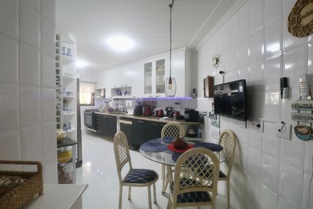 Apartamento para alugar com 180m², 4 quartos e 2 vagas Apartamento para alugar com 180m², 4 quartos e 2 vagasCozinha