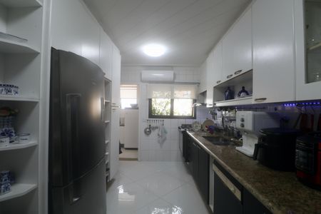 Apartamento para alugar com 180m², 4 quartos e 2 vagas Apartamento para alugar com 180m², 4 quartos e 2 vagasCozinha