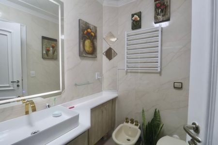 Apartamento para alugar com 180m², 4 quartos e 2 vagas Apartamento para alugar com 180m², 4 quartos e 2 vagasBanheiro Suíte 3