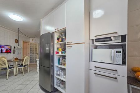 Apartamento para alugar com 180m², 4 quartos e 2 vagas Apartamento para alugar com 180m², 4 quartos e 2 vagasCozinha