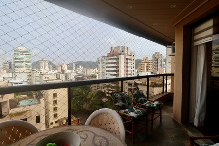 Apartamento para alugar com 180m², 4 quartos e 2 vagas Apartamento para alugar com 180m², 4 quartos e 2 vagasVaranda