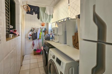 Apartamento para alugar com 180m², 4 quartos e 2 vagas Apartamento para alugar com 180m², 4 quartos e 2 vagasÁrea de serviço