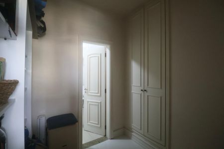 Apartamento para alugar com 180m², 4 quartos e 2 vagas Apartamento para alugar com 180m², 4 quartos e 2 vagasQuarto de Serviço