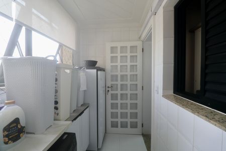 Apartamento para alugar com 180m², 4 quartos e 2 vagas Apartamento para alugar com 180m², 4 quartos e 2 vagasÁrea de Serviço