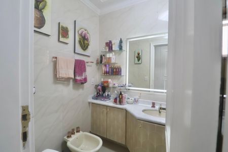 Apartamento para alugar com 180m², 4 quartos e 2 vagas Apartamento para alugar com 180m², 4 quartos e 2 vagasBanheiro Suíte 2