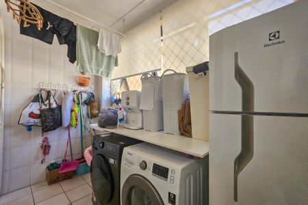 Apartamento para alugar com 180m², 4 quartos e 2 vagas Apartamento para alugar com 180m², 4 quartos e 2 vagasÁrea de serviço