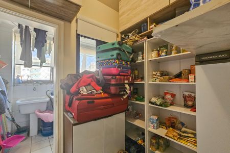 Apartamento para alugar com 180m², 4 quartos e 2 vagas Apartamento para alugar com 180m², 4 quartos e 2 vagasÁrea de serviço