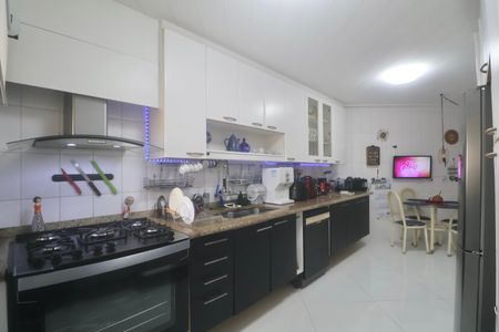 Apartamento para alugar com 180m², 4 quartos e 2 vagas Apartamento para alugar com 180m², 4 quartos e 2 vagasCozinha