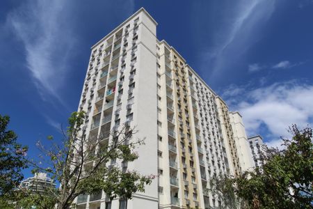 Apartamento para alugar com 55m², 2 quartos e 1 vagaFachada