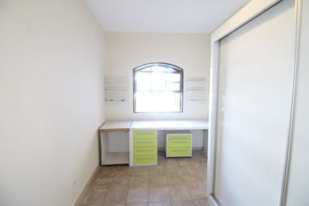 Casa para alugar com 100m², 3 quartos e 2 vagasQuarto 2