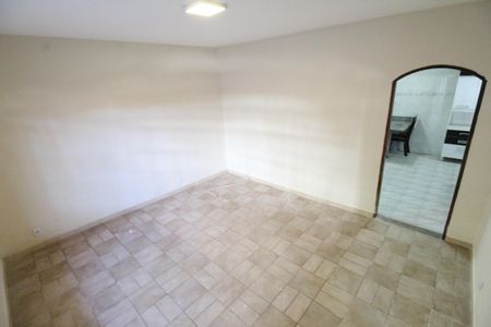 Casa para alugar com 100m², 3 quartos e 2 vagasSala