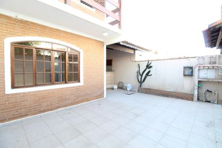 Casa para alugar com 100m², 3 quartos e 2 vagasÁrea Externa