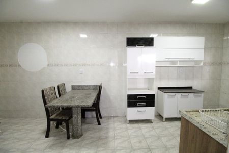 Casa para alugar com 100m², 3 quartos e 2 vagasCozinha