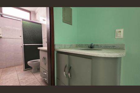 Casa à venda com 118m², 3 quartos e 2 vagasBanheiro