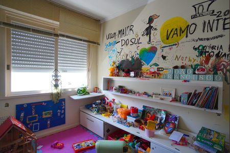 Apartamento para alugar com 230m², 4 quartos e 2 vagasQuarto 2