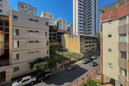 Vista de apartamento à venda com 2 quartos, 80m² em Santo Antônio, Belo Horizonte