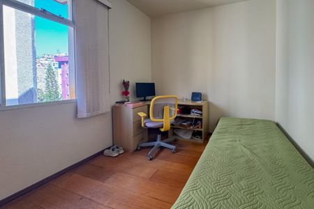 Quarto 1 de apartamento à venda com 2 quartos, 80m² em Santo Antônio, Belo Horizonte