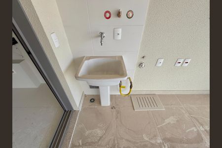 Apartamento à venda com 77m², 2 quartos e 1 vagaÁrea de Serviço