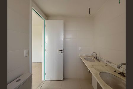 Apartamento à venda com 77m², 2 quartos e 1 vagaBanheiro Suíte 2