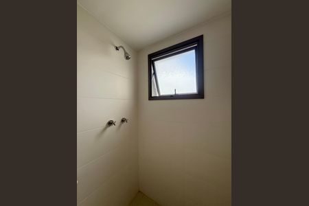 Apartamento à venda com 77m², 2 quartos e 1 vagaBanheiro Suíte 2