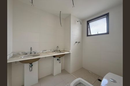 Apartamento à venda com 77m², 2 quartos e 1 vagaBanheiro Suíte 2