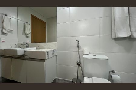 Apartamento à venda com 77m², 2 quartos e 1 vagaBanheiro da Suíte 1