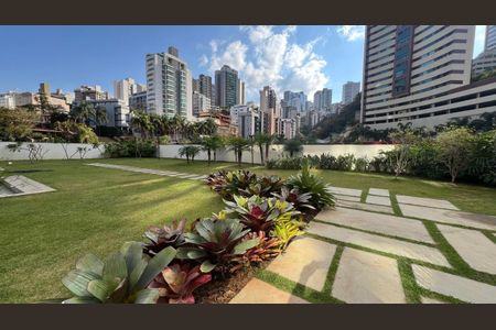Apartamento à venda com 77m², 2 quartos e 1 vagaÁrea comum