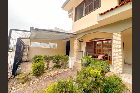 Casa para alugar com 157m², 3 quartos e 2 vagasEntrada