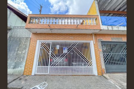 Casa à venda com 193m², 3 quartos e 2 vagas Casa à venda com 193m², 3 quartos e 2 vagasFachada