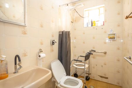 Casa à venda com 193m², 3 quartos e 2 vagasBanheiro 2