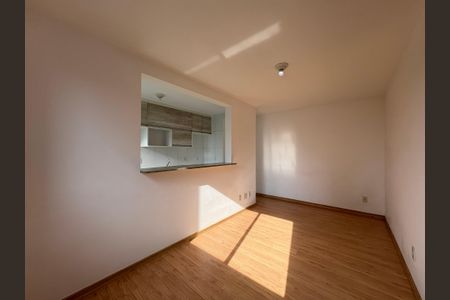 Sala de apartamento para alugar com 2 quartos, 50m² em Parque São Vicente, Santo André