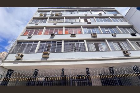 Apartamento à venda com 70m², 2 quartos e 1 vaga Apartamento à venda com 70m², 2 quartos e 1 vagaFachada do Prédio com placa