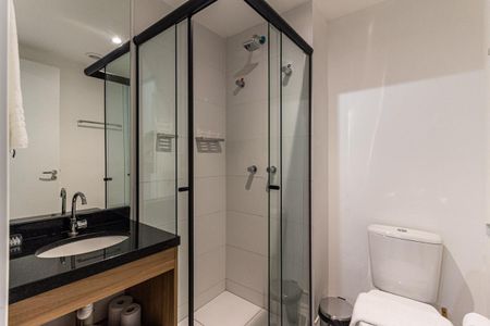Banheiro de apartamento para alugar com 1 quarto, 30m² em República, São Paulo