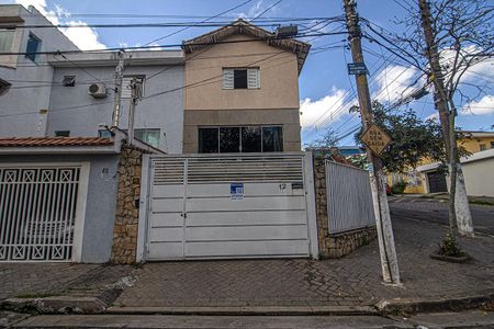 Casa para alugar com 250m², 4 quartos e 6 vagas Casa para alugar com 250m², 4 quartos e 6 vagasFachada