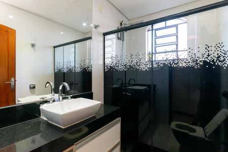 Casa à venda com 164m², 3 quartos e 2 vagasBanheiro 2