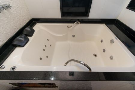 Casa à venda com 164m², 3 quartos e 2 vagasBanheiro da Suíte