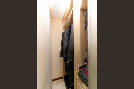 Casa à venda com 164m², 3 quartos e 2 vagasSuíte - Closet