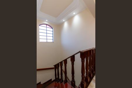 Escada de casa à venda com 3 quartos, 164m² em Vila California, São Paulo